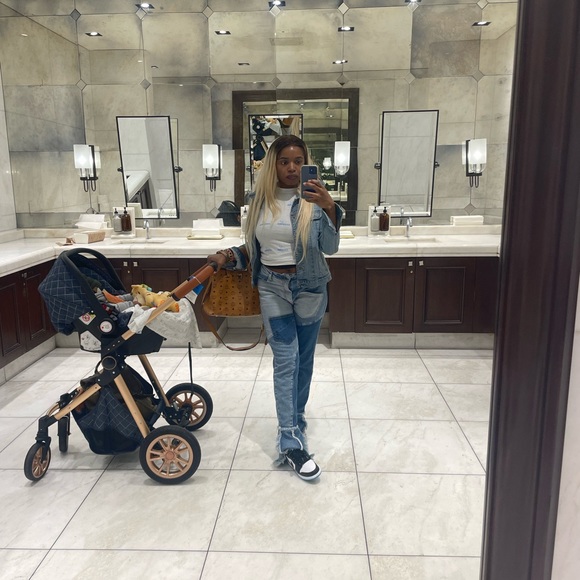 Meet your Posher, Alexis - Picture 3 of 3